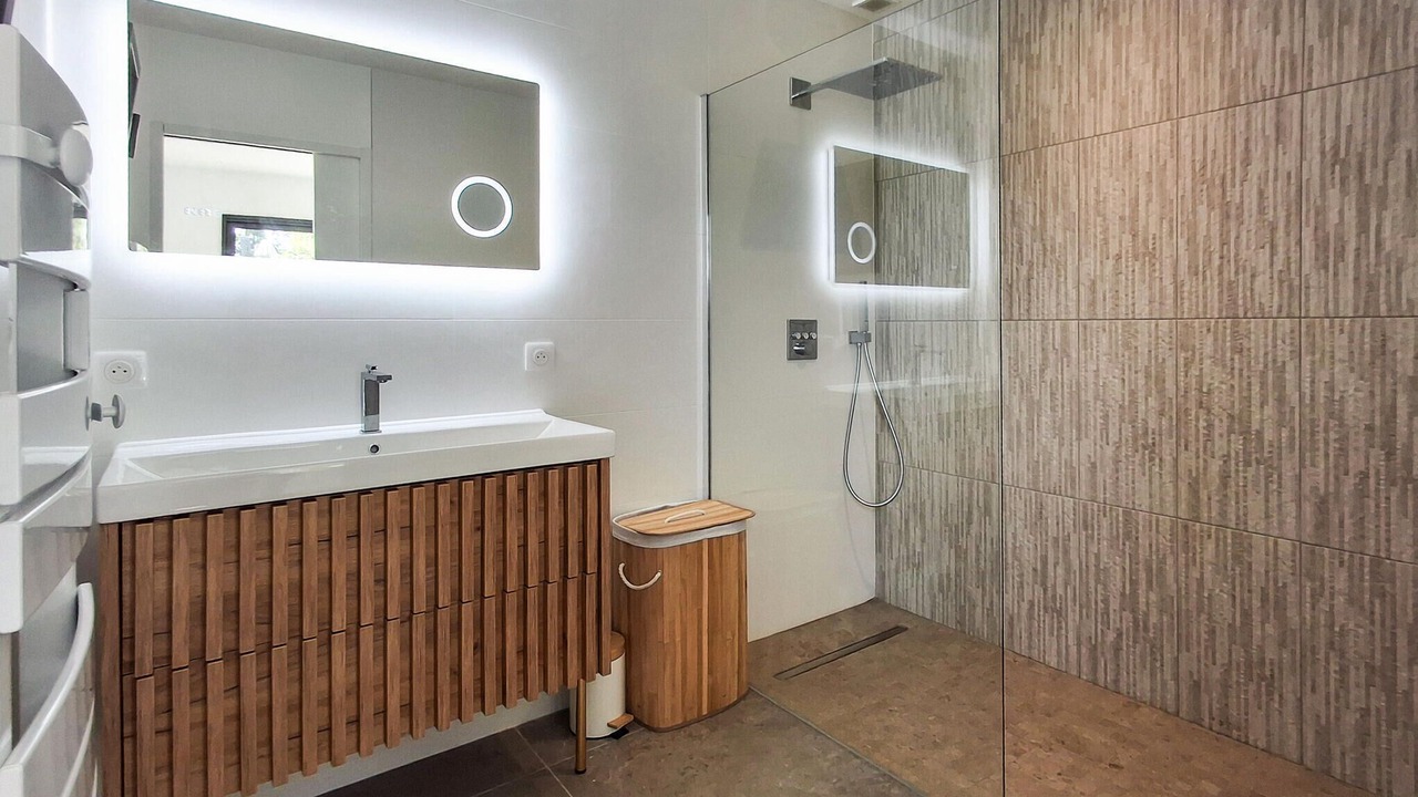 Photo of Bathroom in La Foret-Fouesnant