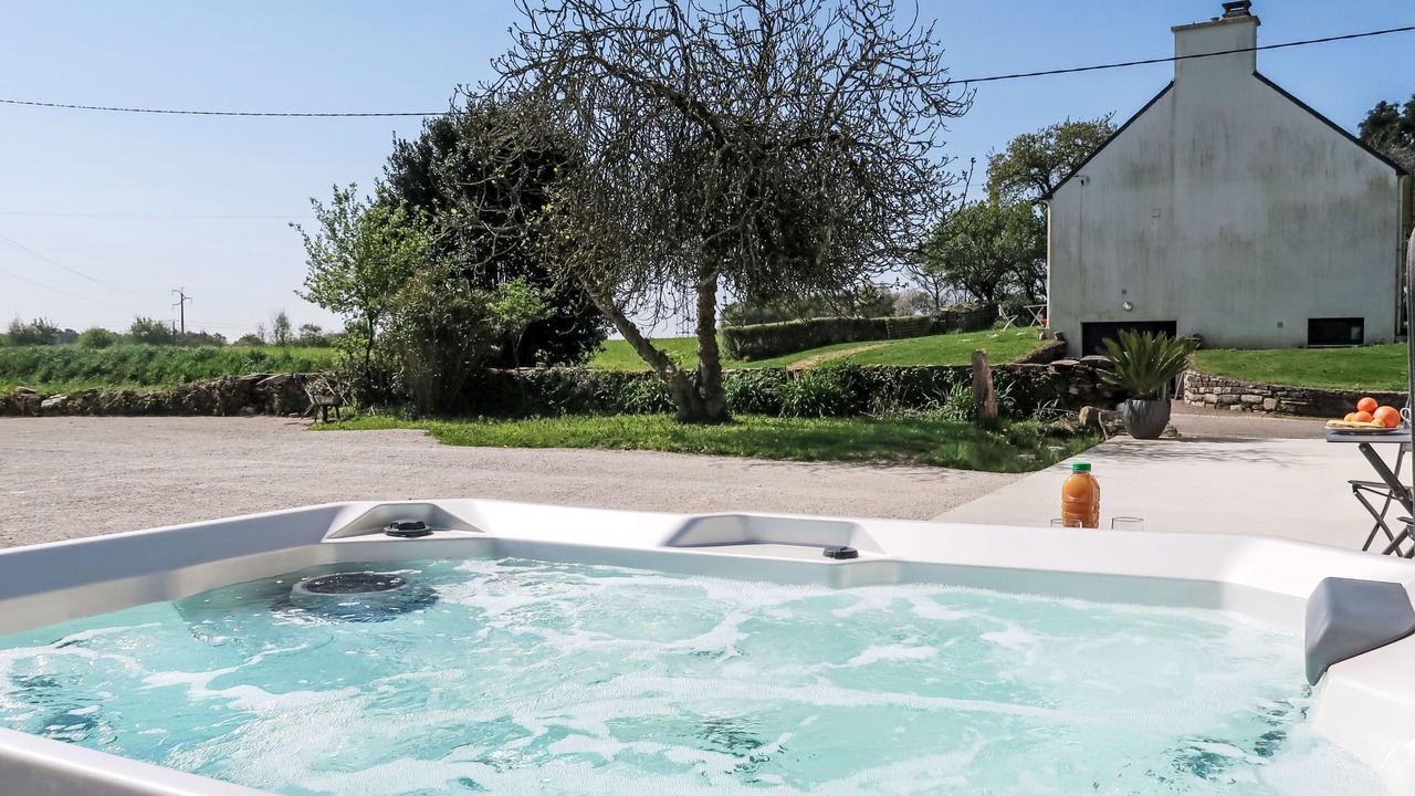 Photo of Outdoor in Ploneour-Lanvern