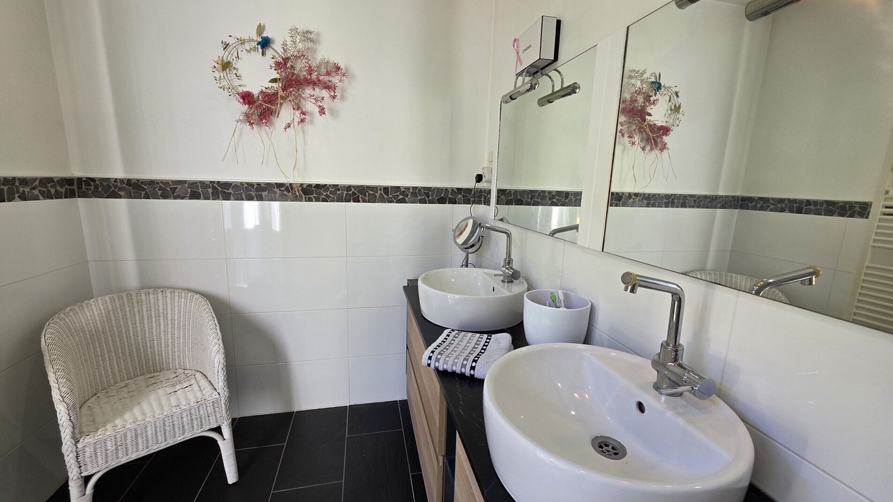 Photo of Bathroom in Landeda