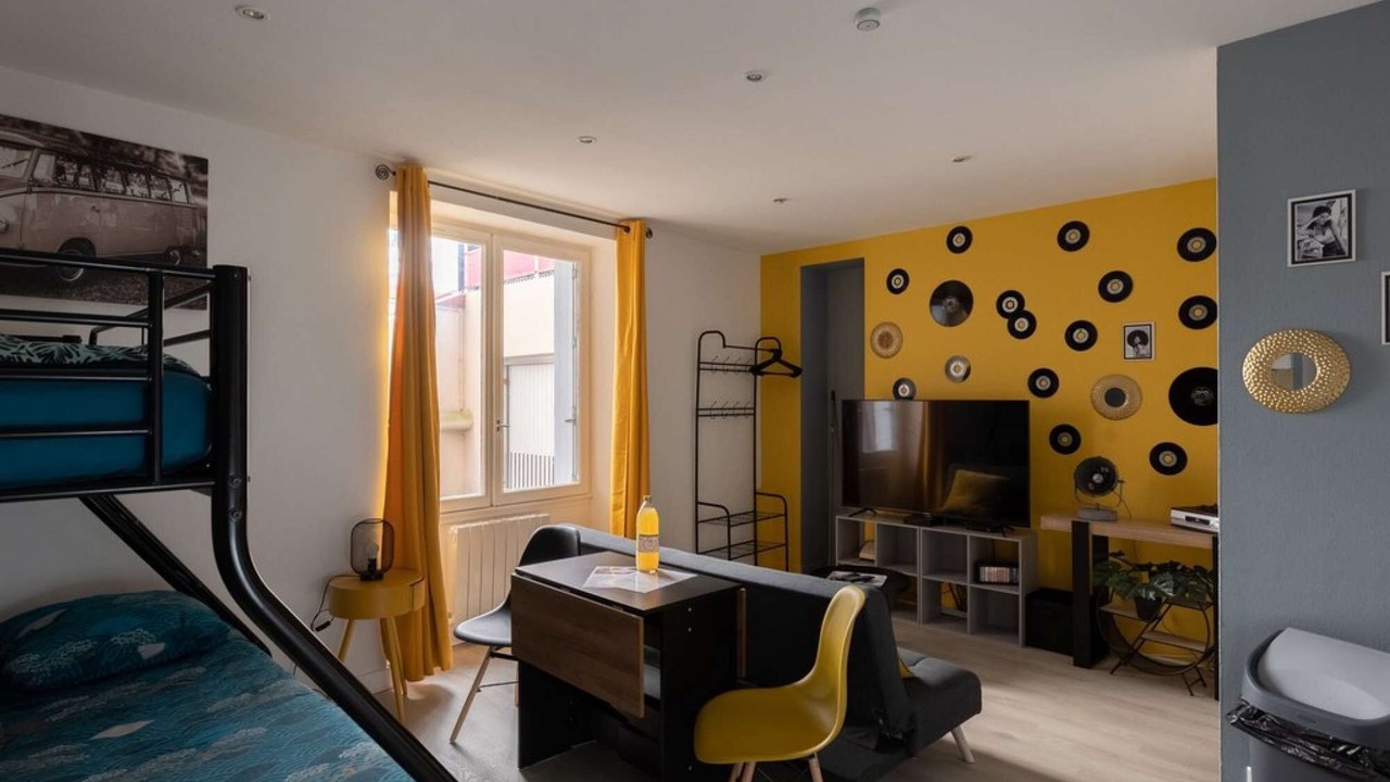 Photo of Bedroom in Republique