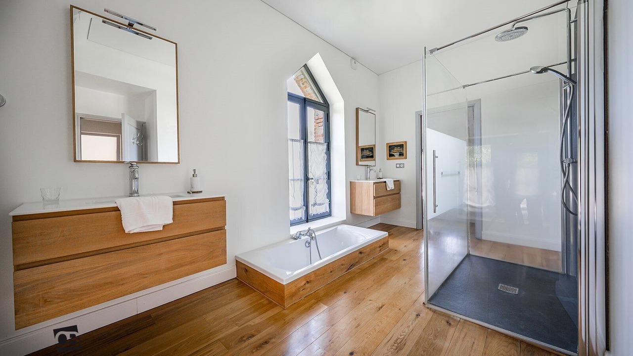 Photo of Bathroom in Crach