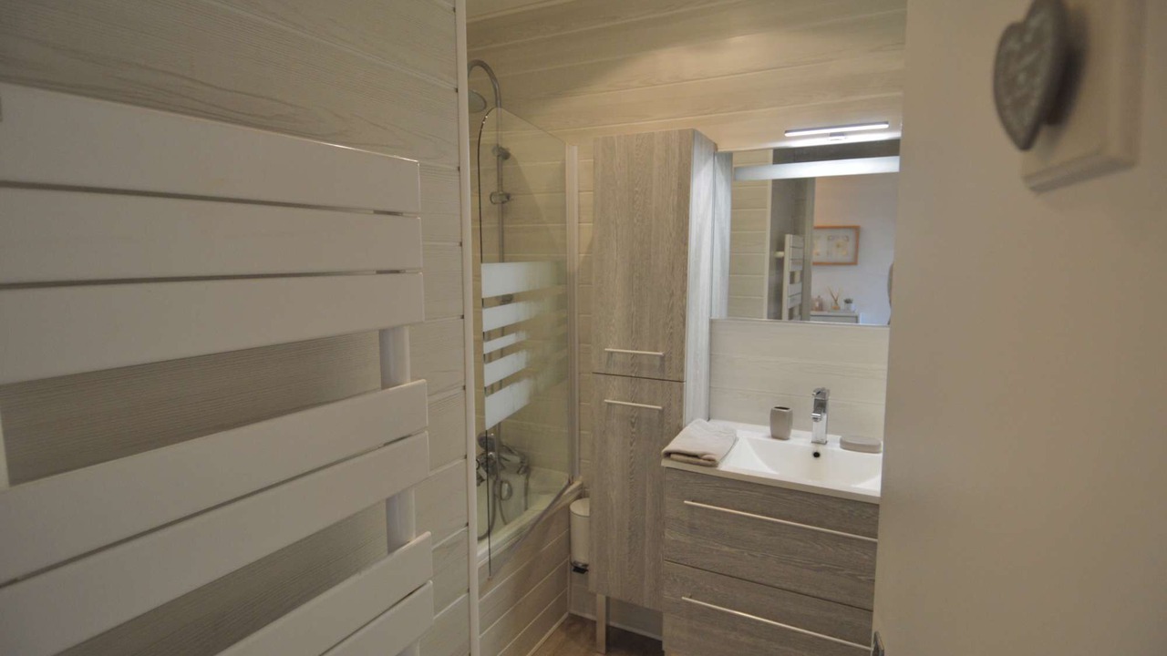Photo of Bathroom in Courseulles-sur-Mer