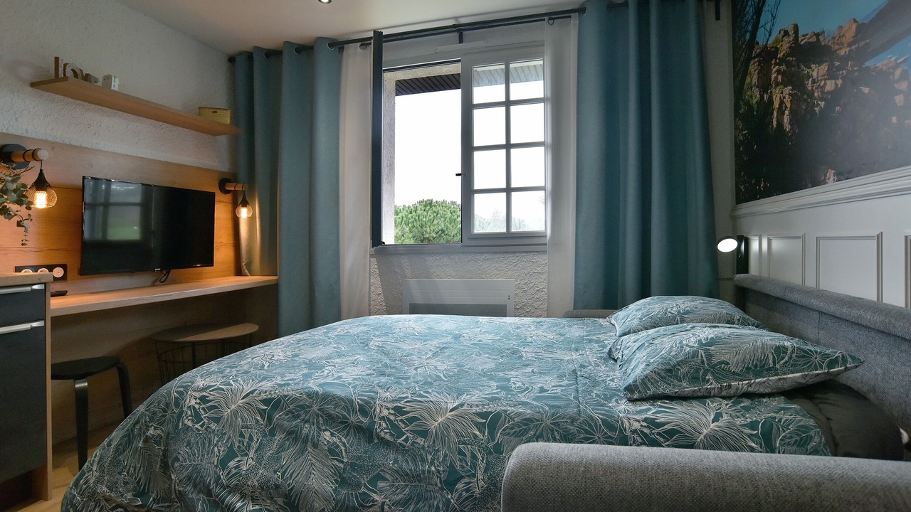 Photo of Bedroom in Sables-d'Or-les-Pins