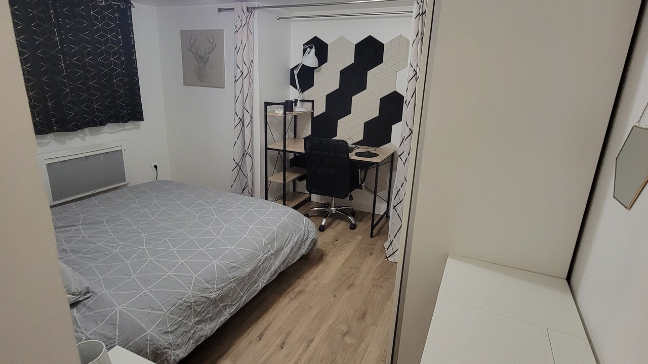 Photo of Bedroom in Magny-les-Hameaux