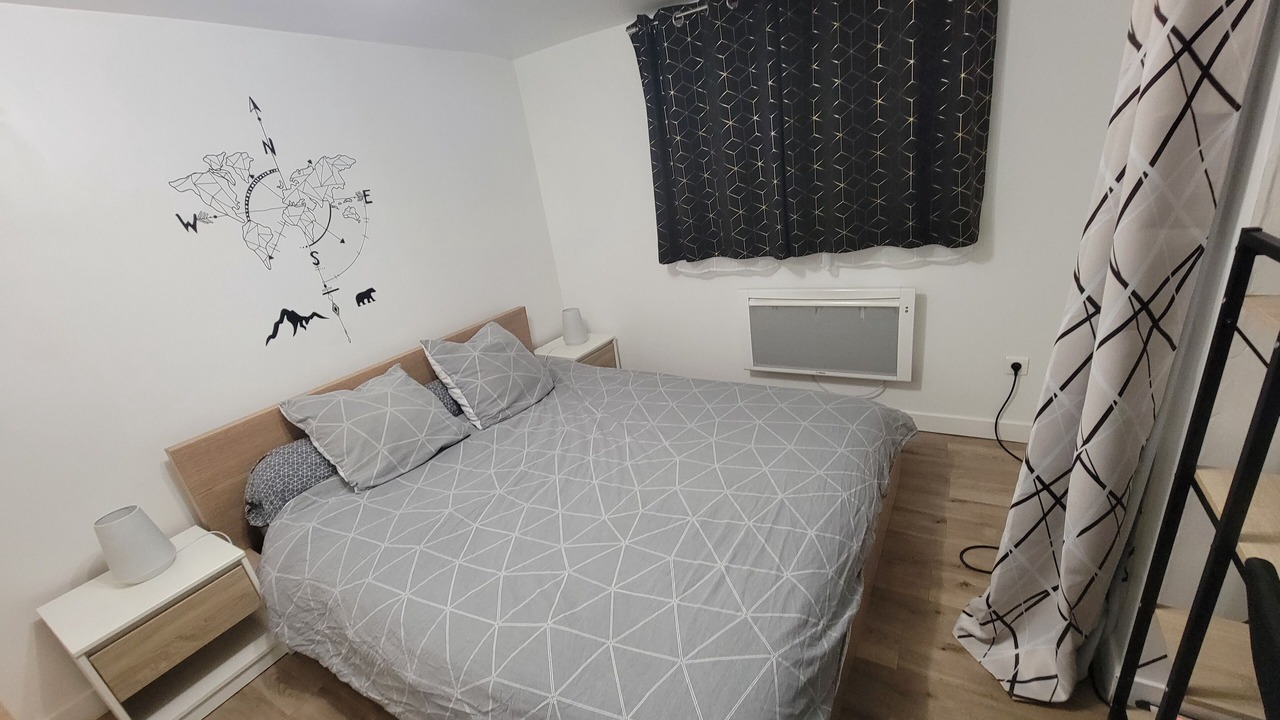 Photo of Bedroom in Magny-les-Hameaux