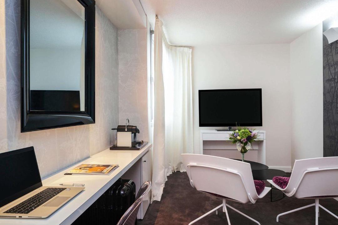 Photo of Others in Miroir - Batignolles