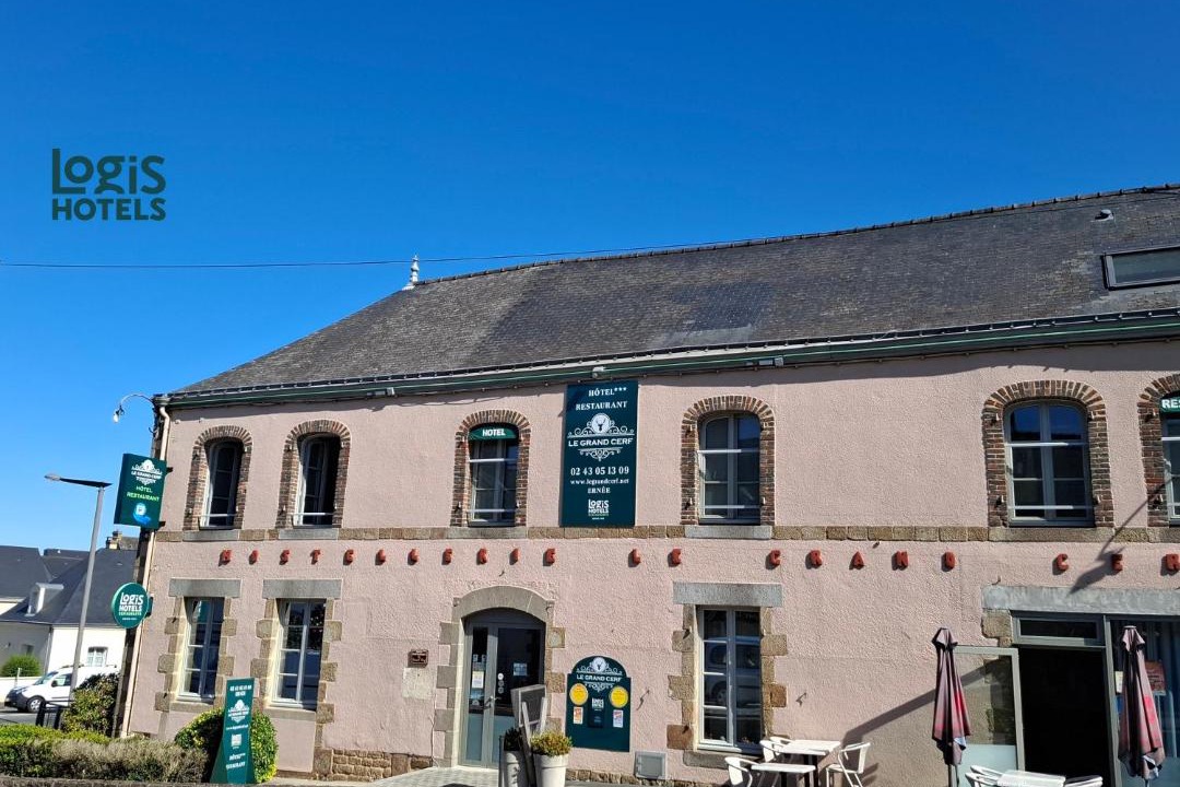 Photo of Buildings in Ernee