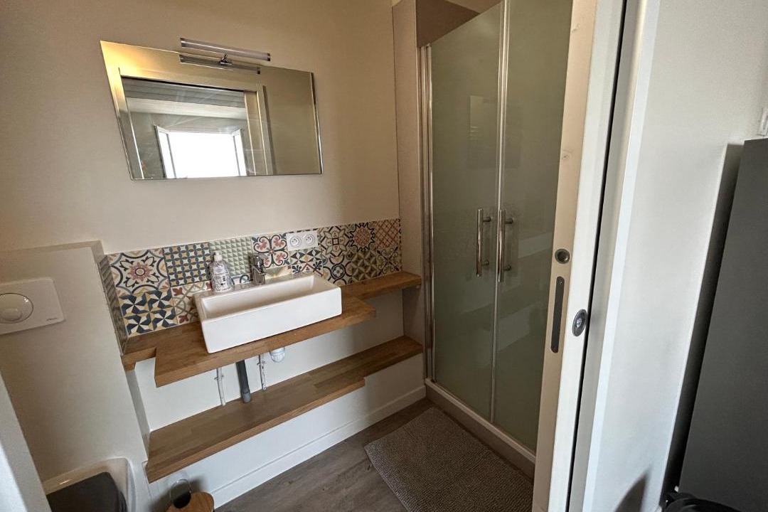Photo of Bathroom in Hauteville-sur-Mer