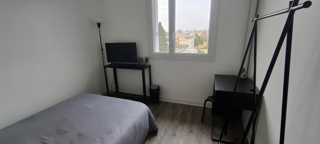 Photo of Bedroom in Alencon