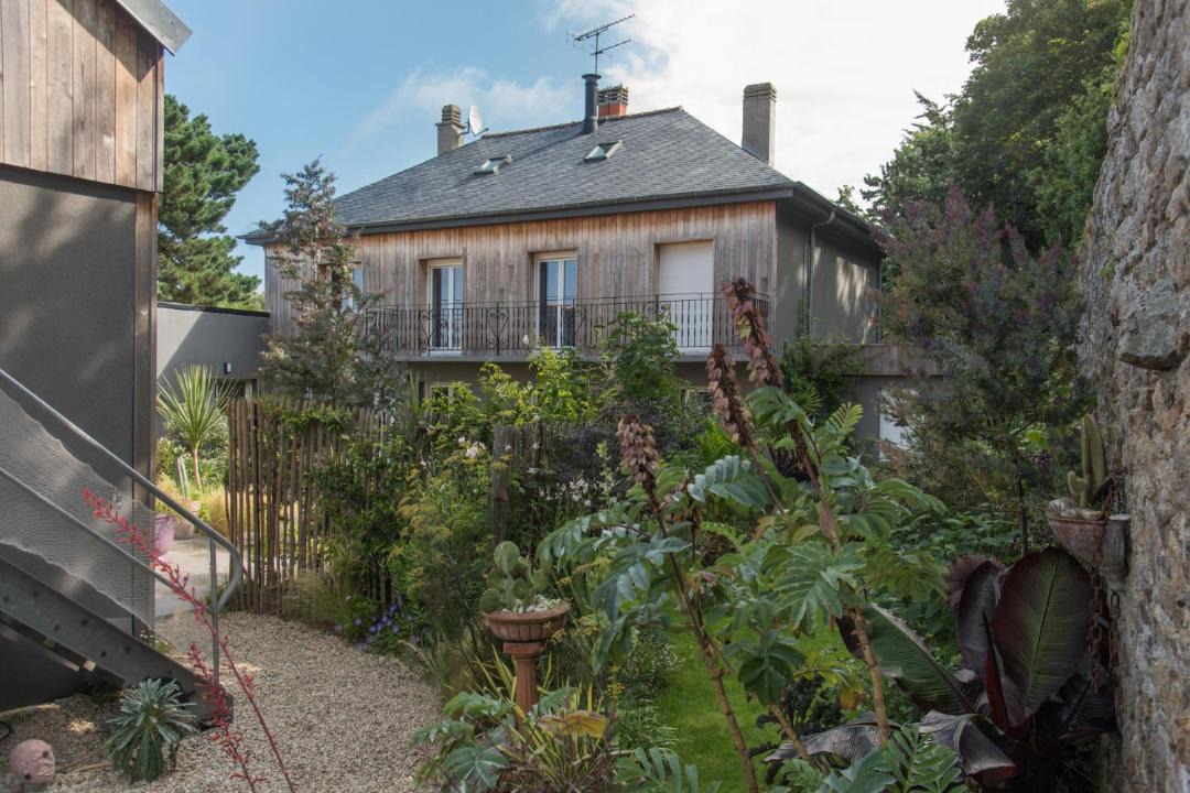 Photo of Others in Esperance-Cottages