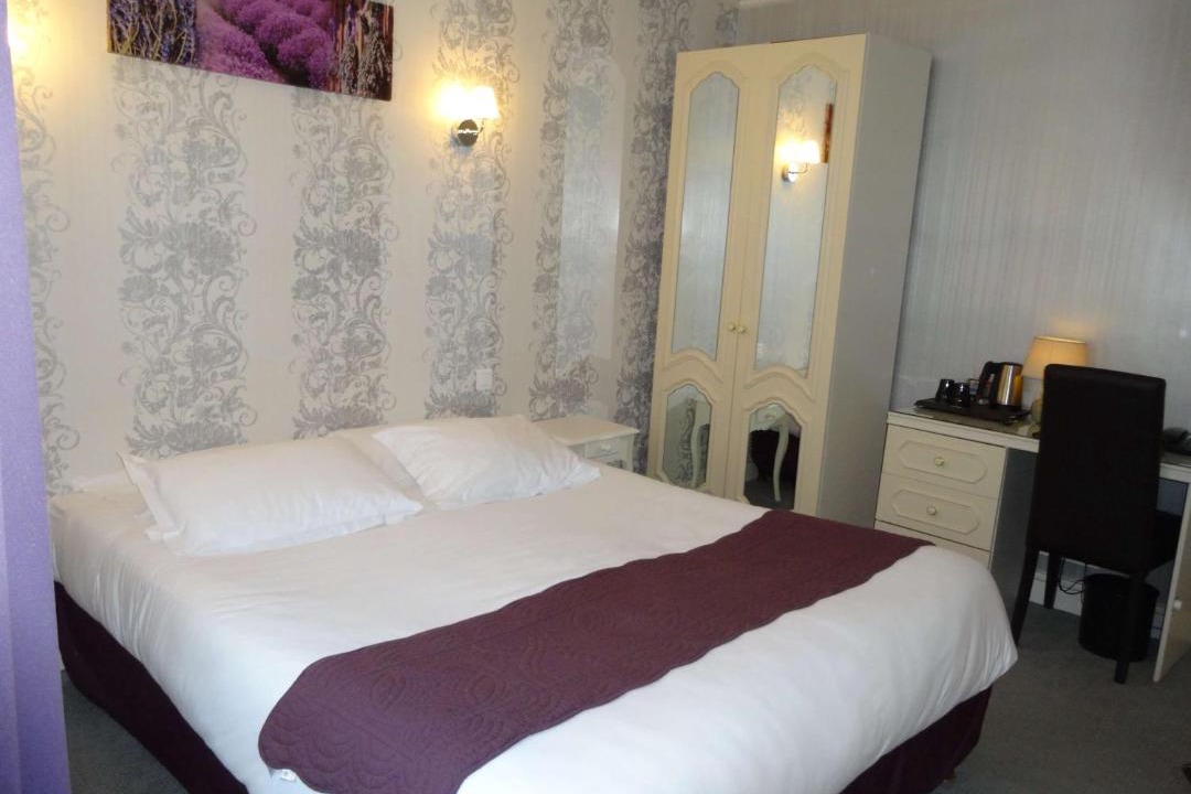 Photo of Bedroom in Pontorson