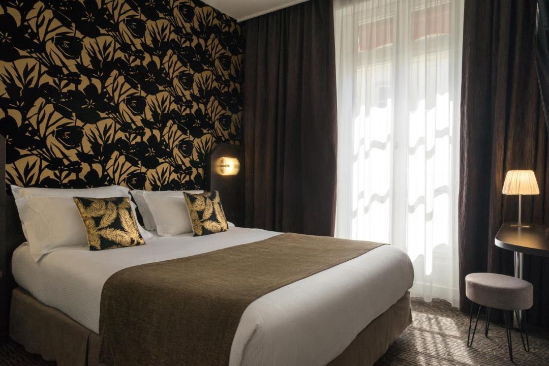 Photo of Bedroom in Graslin - Commerce