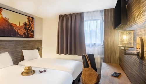 Standard Room, 2 Twin Beds, Non Smoking (Shower Only)