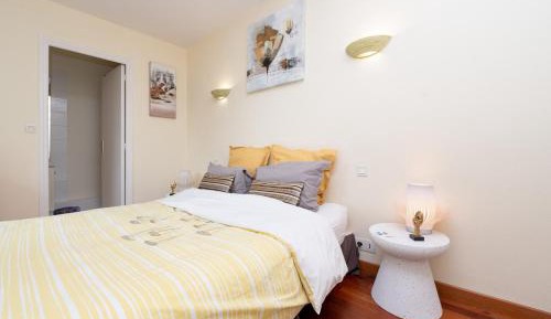 Standard Queen Room