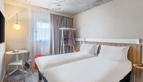 Standard Room with Two Single Beds