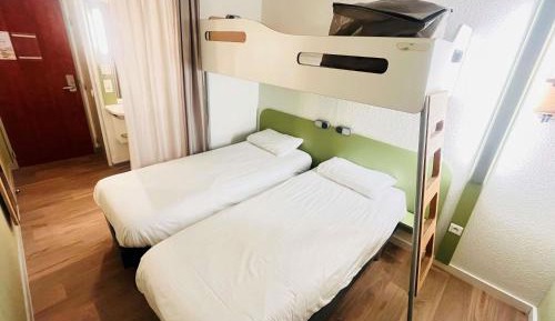 Triple Room with Three Single Beds