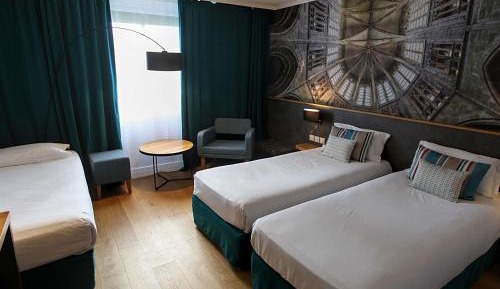 Standard Room With 3 Single Beds