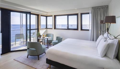 Two-Bedroom Suite with One King Bed or Two Single Beds with Terrace - Sea Front
