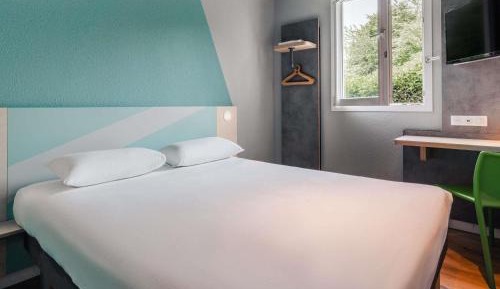 Double Room  (2 Adults)