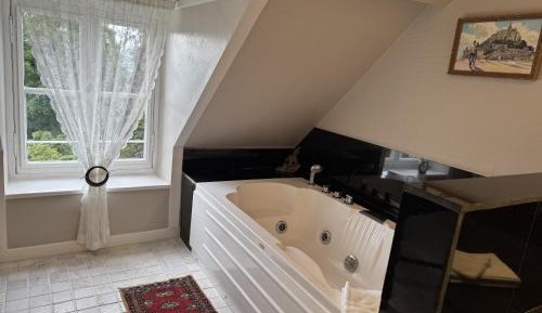 Suite with Garden View