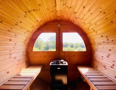 Treehouse & spa 13 ft high