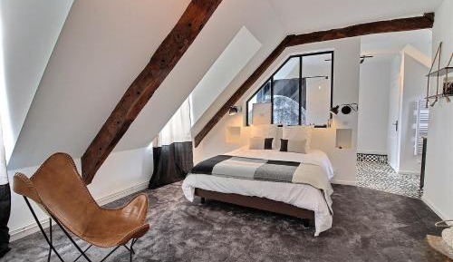 Queen Room