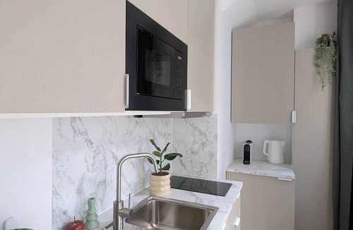 Saint-Aubin-du-Cormier Apartment | 2 independent studios, quiet, downtown, cosy