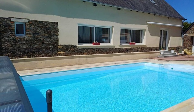 Charming, renovated vacation rental with a pool, between Dinan and Saint-Malo