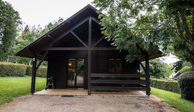 Chalet Baratte for 6 with Shared Pool, Terrace, and Wi-Fi